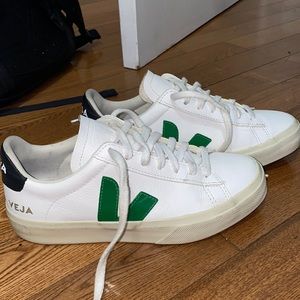 Veja Campo chrome free white emeraude black